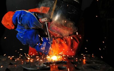 Quelles sont les applications courantes des cornières en acier dans la construction et l’industrie ?